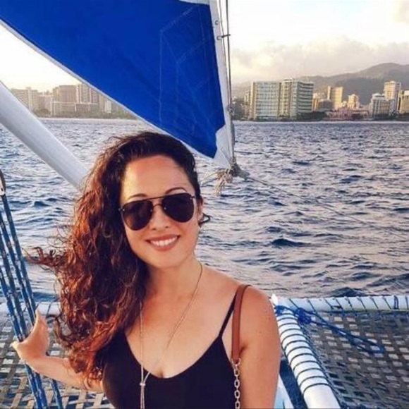 Meet your Posher, Gen ✨ - Picture 1 of 1